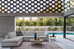 symi-papadatos-table-02